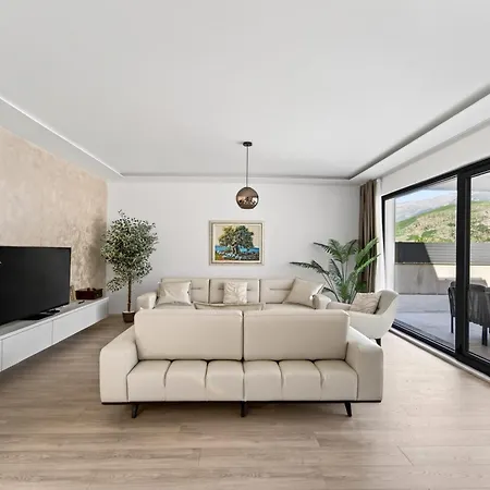 Tadea Villa *
